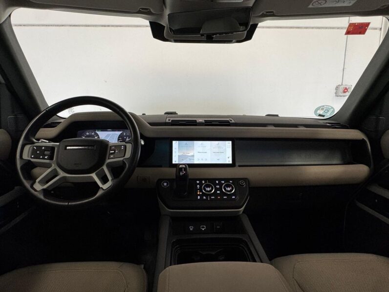 Land-Rover Defender 2.0 D240 SD4 110 Auto 4WD