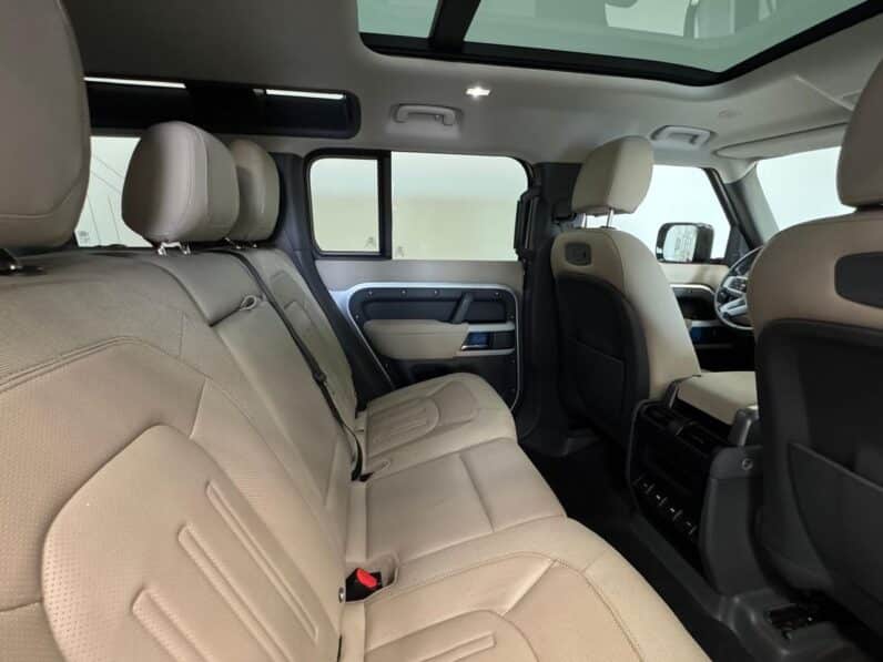 Land-Rover Defender 2.0 D240 SD4 110 Auto 4WD